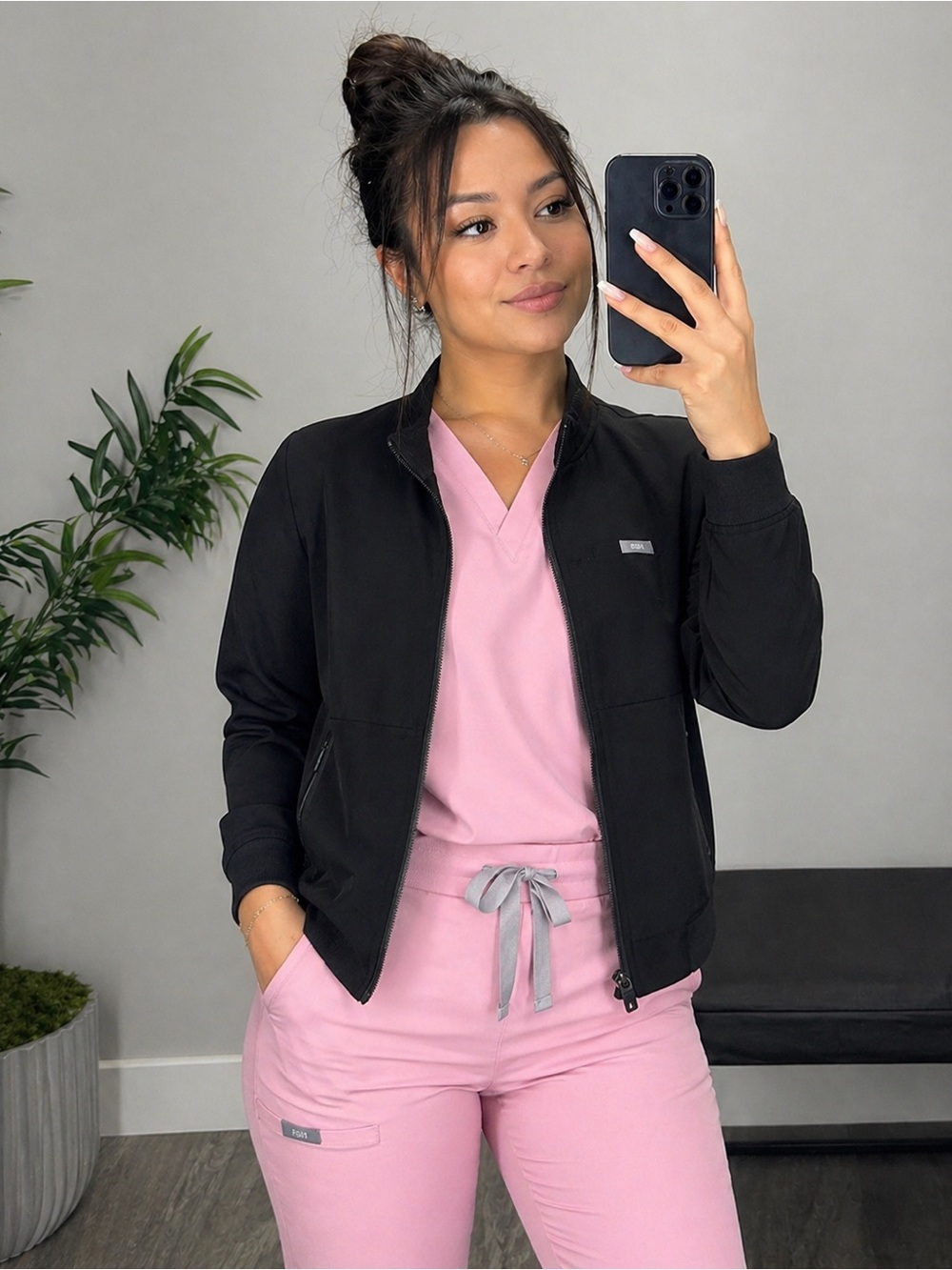 Figs Belleri Scrub Jacket Size Medium Black - Picture 7 of 7